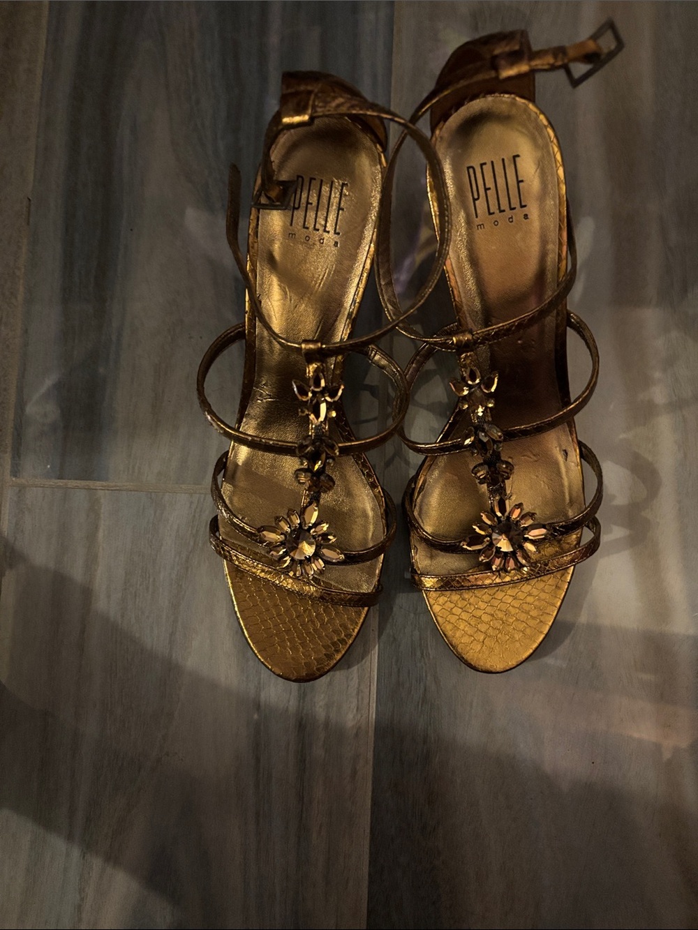 Pelle Moda Metallic Gold Floral-Strap Heels. 3” slim heels size 10M